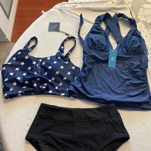 New swimsuit. 2 tops. 0ne bikini. Size M for all.